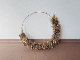 Handgemachter Dekorativer Blumenring mit Trockenblumen – Ø 7