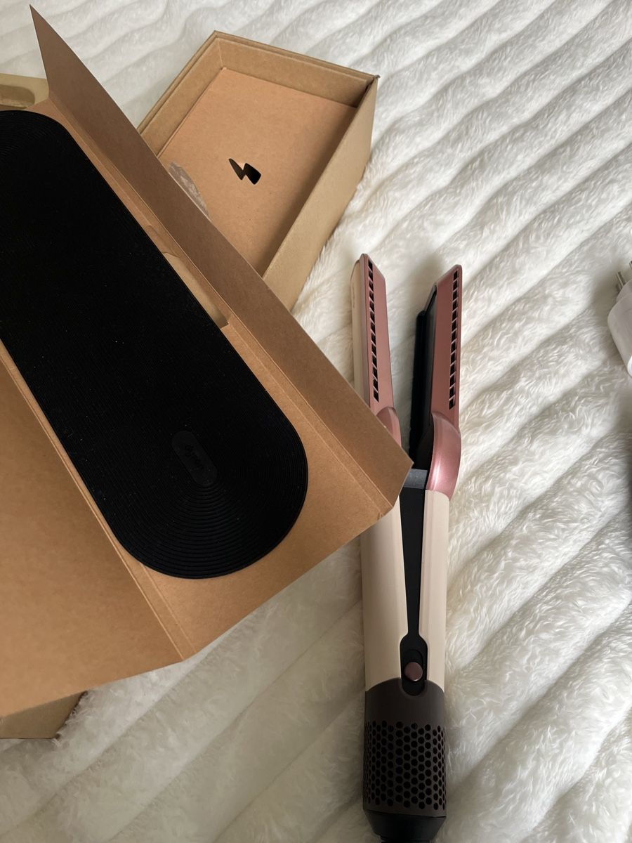 Dyson Sèche-cheveux: Dyson airstrait rose – Neuf (Voir description) à Genève par sol_7f5w