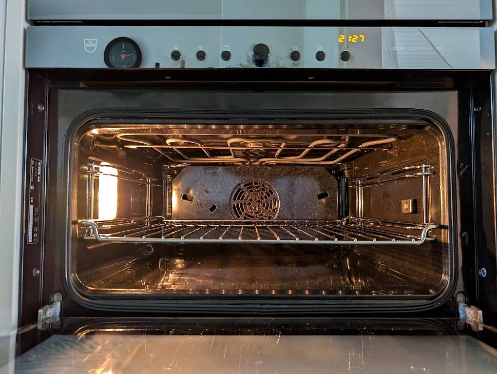 Forni: V-ZUG Combair HSE - Kompaktbackofen – Usato da Luzern venduto da benzcarb