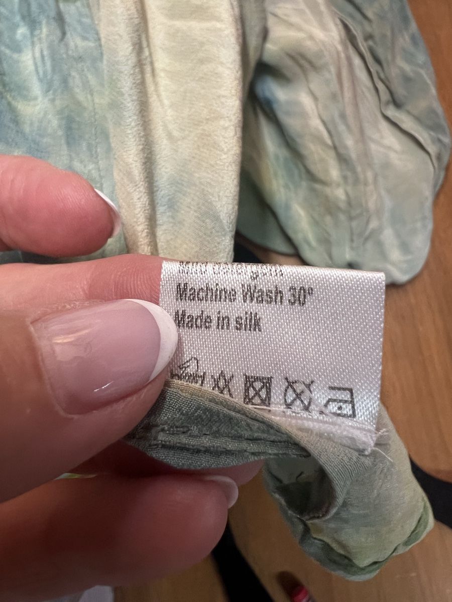 Blusen: Cofur Damen Bluse Seide Grösse S Batik Muster – Gebraucht aus Burgdorf von puppennetz 6