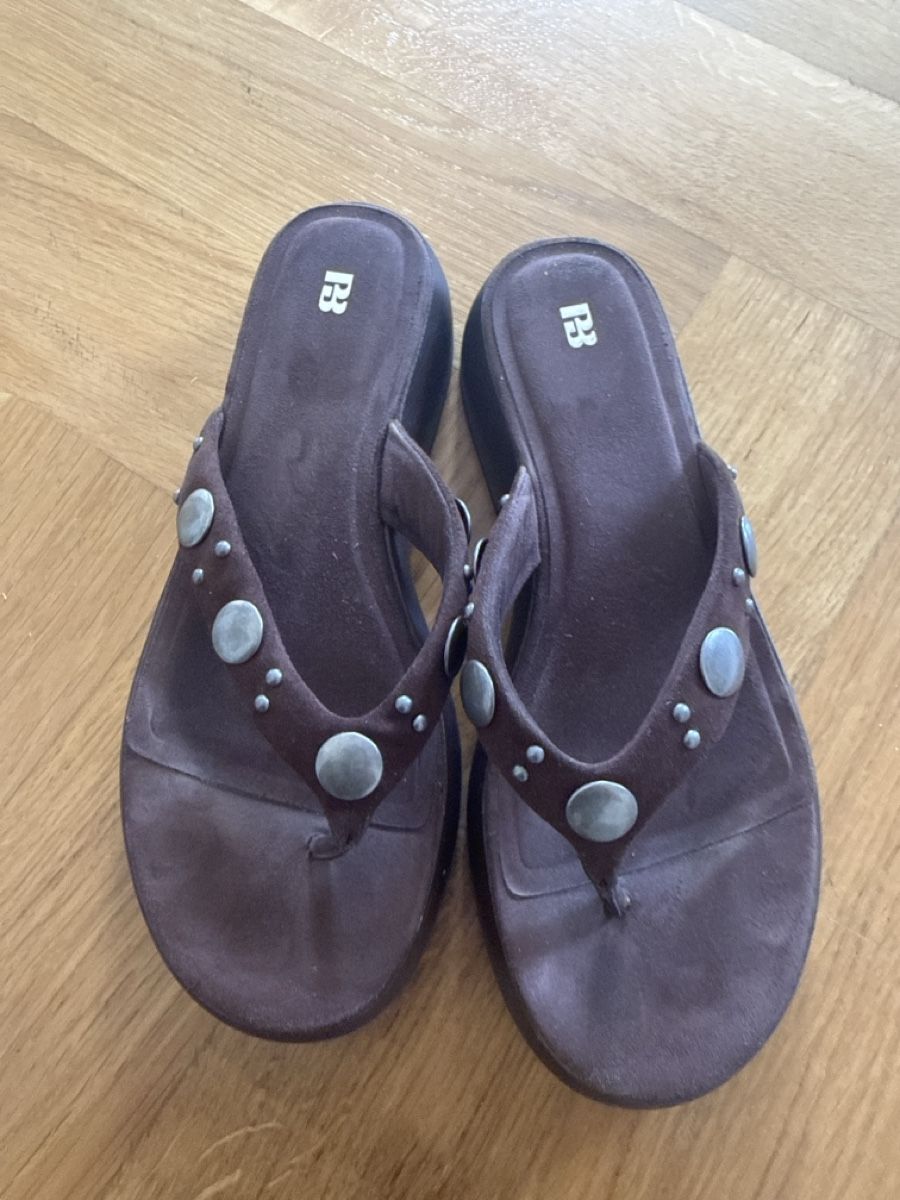 Pull&Bear Scarpe da donna: Pull an Bear Flip Flops Braun, Grösse 39 – Usato da Zürich venduto da sir_92jr 1