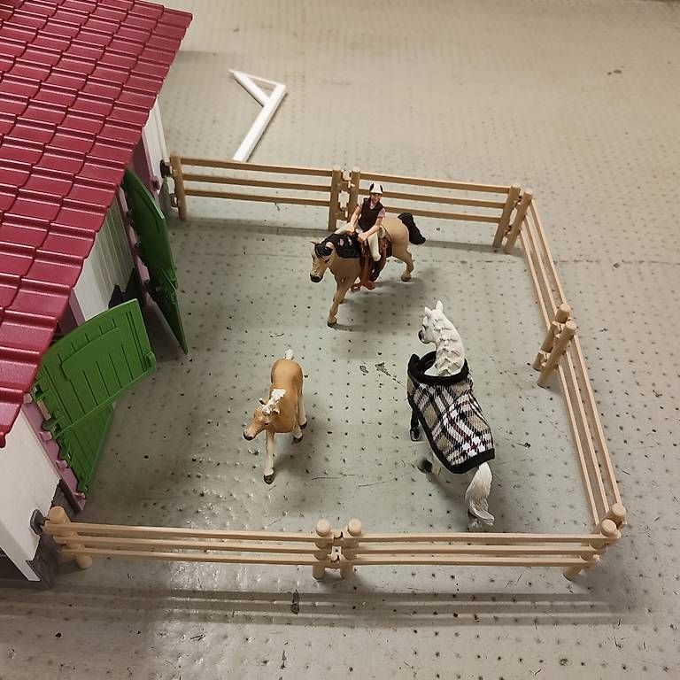 Schleich Giocattoli: Schleich Pferde Ponyhof – Usato da Riehen venduto da Ovi2017 2