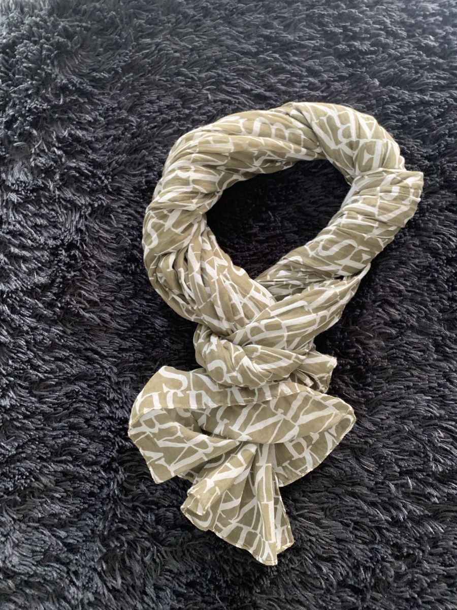 Armani Foulard & Sciarpe: Armani Schal  – Usato da Bergdietikon venduto da zor_856j 5