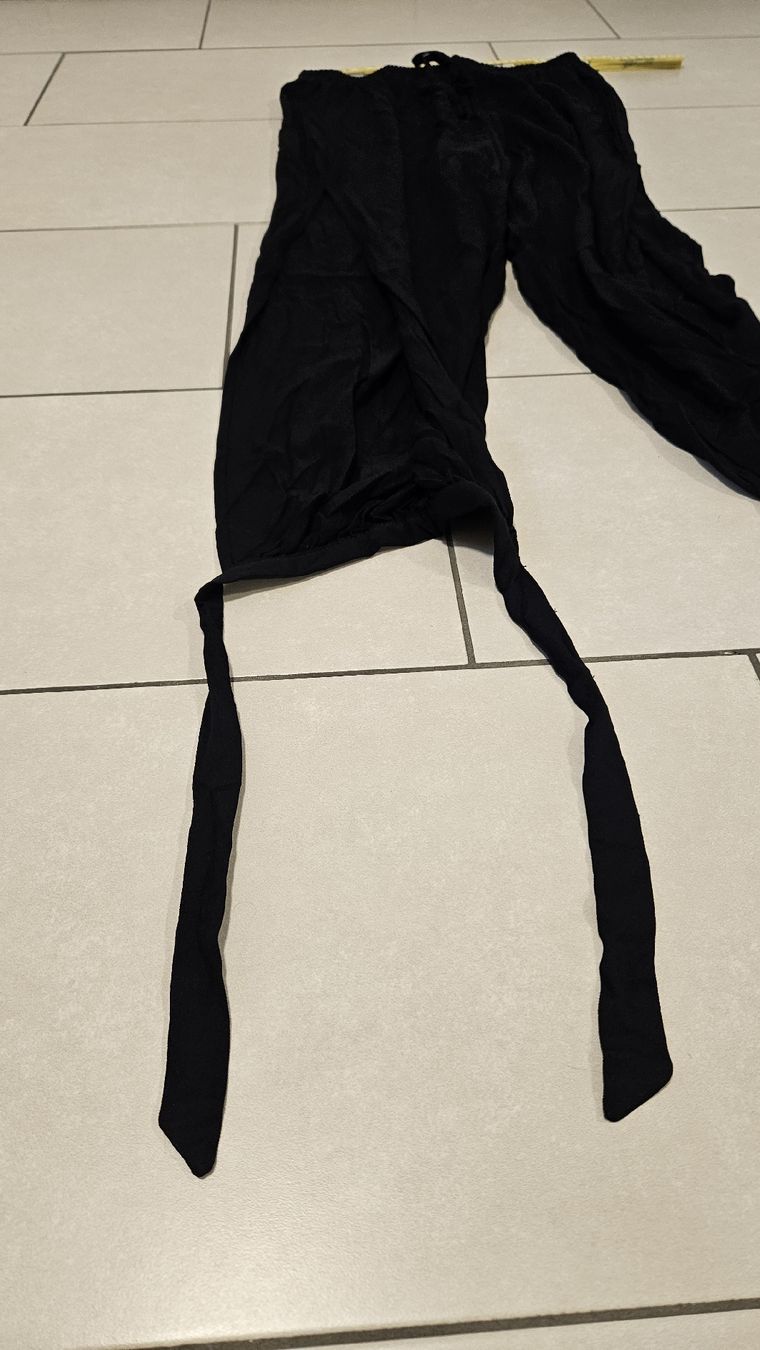 Hosen: Hose schwarz mit Schlitz Gr. L – Neu und originalverpackt aus Schaan von car_wrv2 3