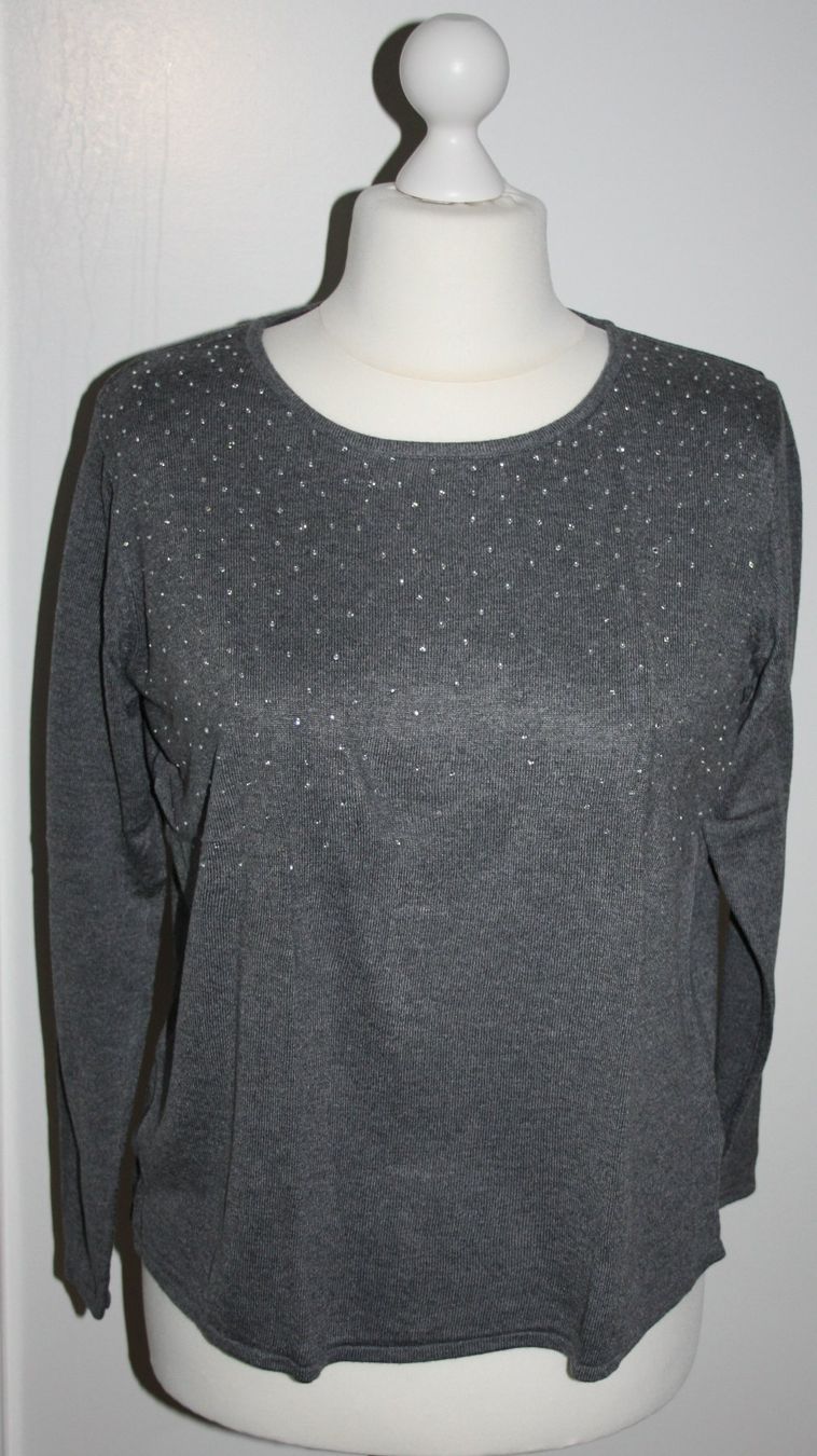Maglioni & Felpe: Pullover Furlano grau mit Strass Gr. 44/46 – Difettoso da Flüelen venduto da Diversicum-Textil