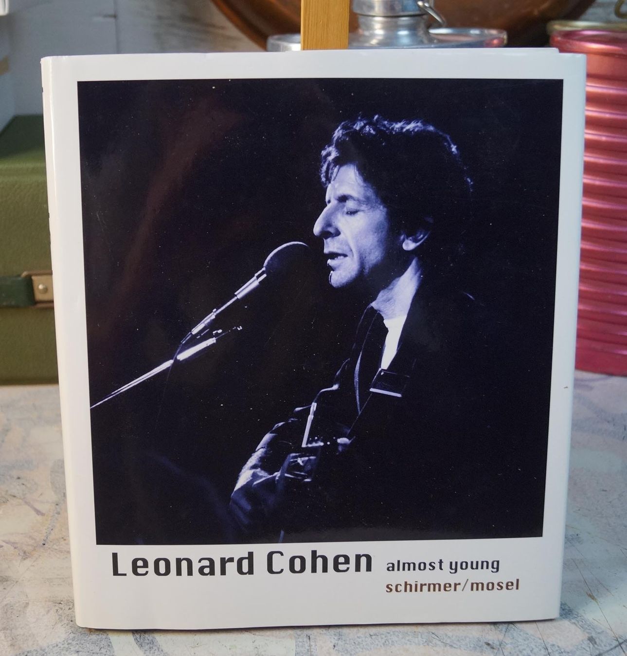 Bücher: Leonard Cohen – Almost Young. Bildbiographie. – Gebraucht aus Härkingen von sammelbecken