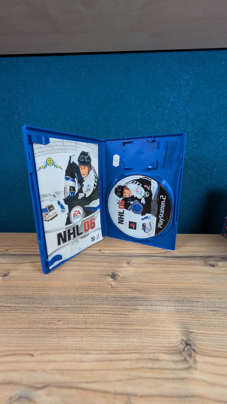 Sony Giochi: NHL 06 für Playstation 2 – Usato da Flumenthal venduto da Neondrian 2