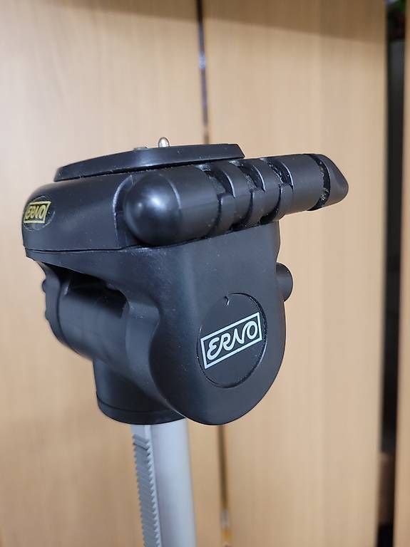 Stative & Köpfe: Stativ – Gebraucht aus Beromünster von Elektrox 1