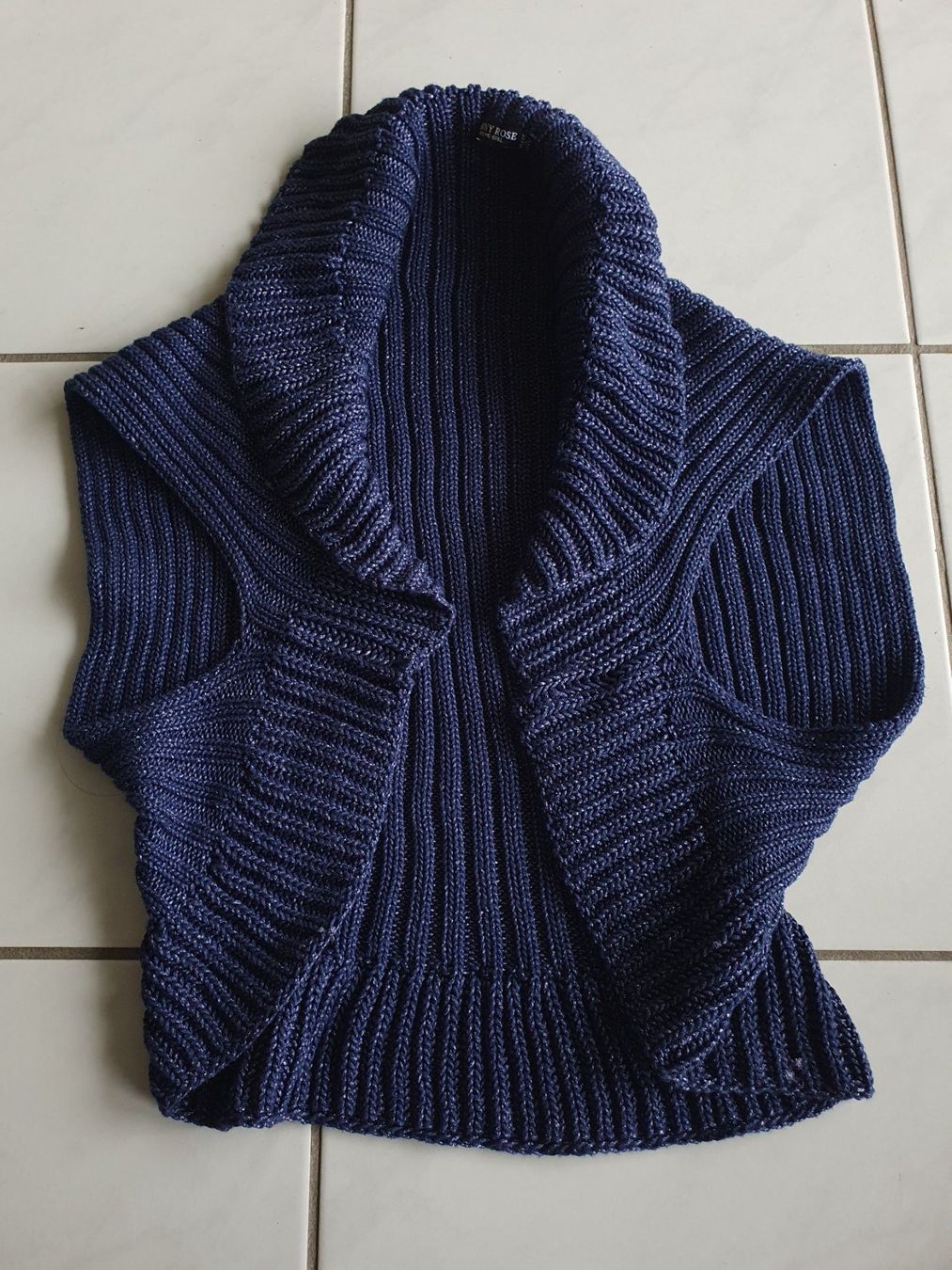 Altro abbigliamento per bambina: DENNY ROSE Strickgilet – Usato da Bern venduto da Helays 1