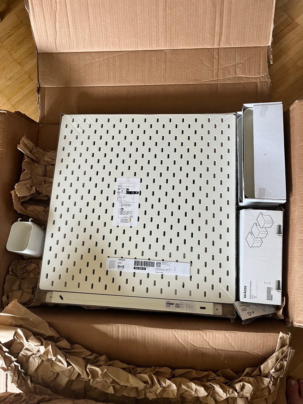 Ikea Scaffali: Lochwand Skadis von IKEA – Nuovo e nell'imballaggio originale da Liestal venduto da Birmistel