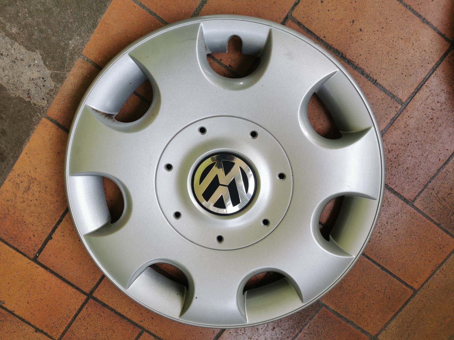 Alle Autoersatzteile: VW Radkappen Radabdeckungen 4er Set Silber – Gebraucht aus Niederdorf von salti 2