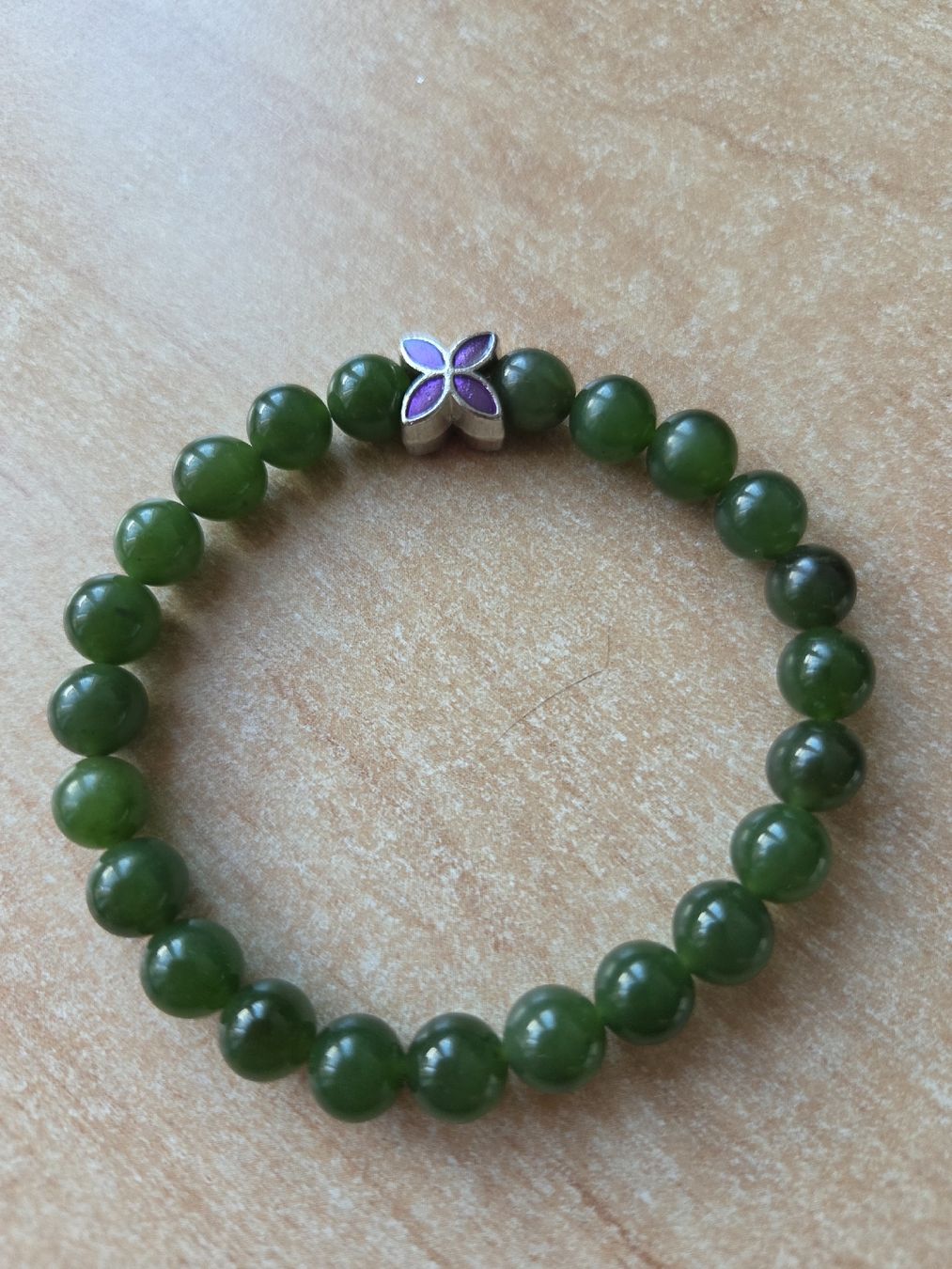 Bracciali & Braccialetti: Grünes Jadestein Elastarmband mit Metall Element Länge 18cm  – Nuovo (secondo la descrizione) da Winterthur venduto da katzen07