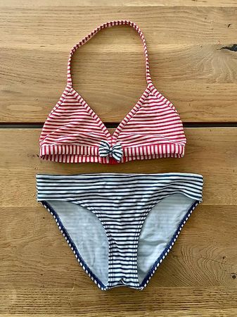 Herziger gestreifter Bikini Grösse 164