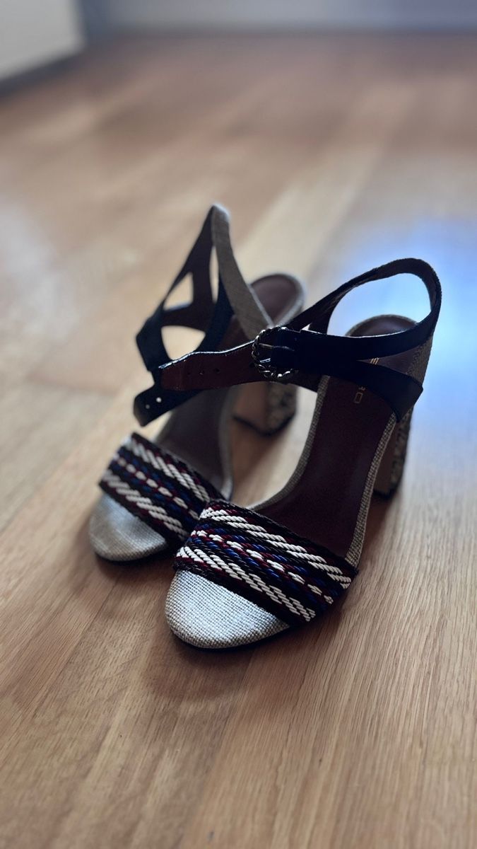 Etro Scarpe da donna: Etro Heels wie neu Gr. 36 – Usato da Horgen venduto da kruemel777 1