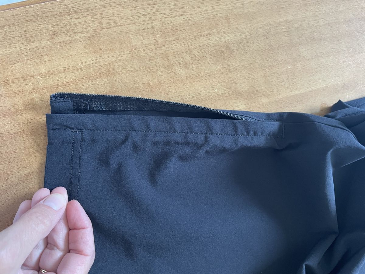 Adidas Hosen: New black Adidas pants – Neu (gemäss Beschreibung) aus Meilen von val_tsv8 2