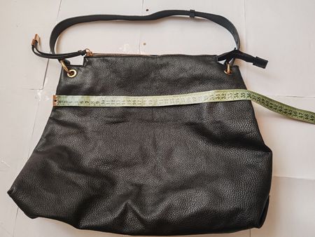Handtasche schwarz Kunstleder Marke H&M Groesse 40cm breit