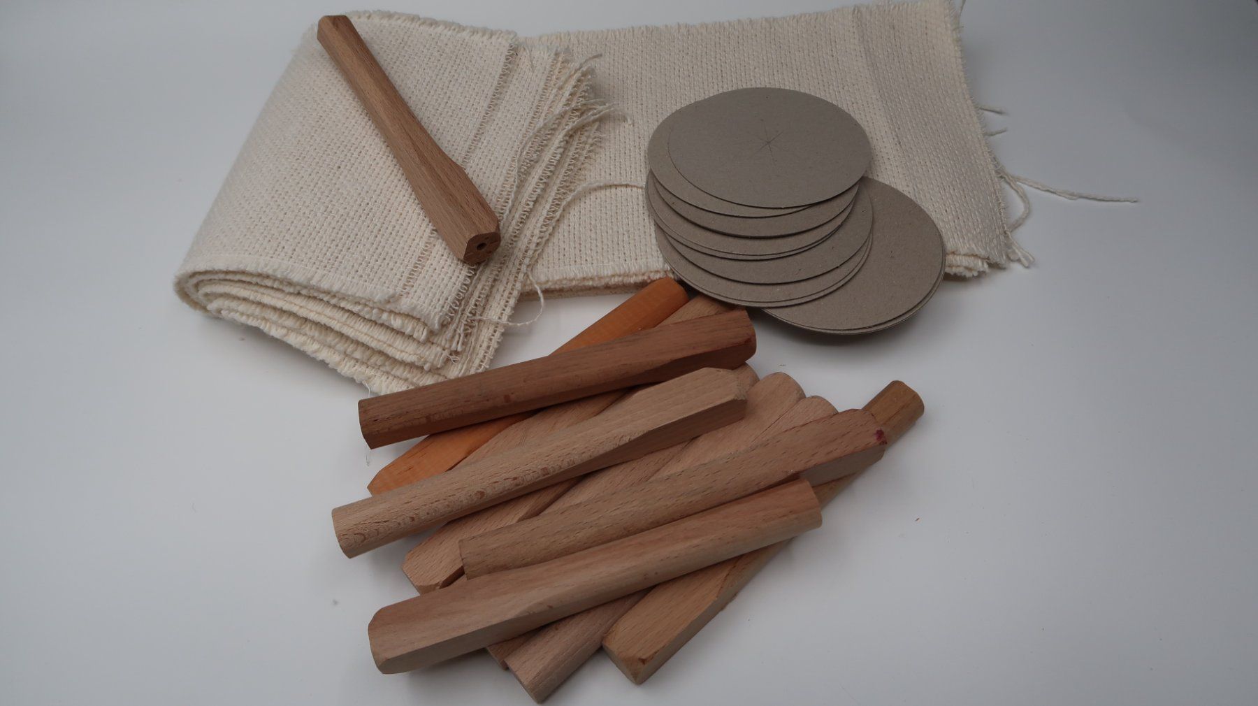 Kit bricolage: 12er Set Fackel Bastelset Gartenfackel – Nuovo e nell'imballaggio originale da Lömmenschwil venduto da ritalin01