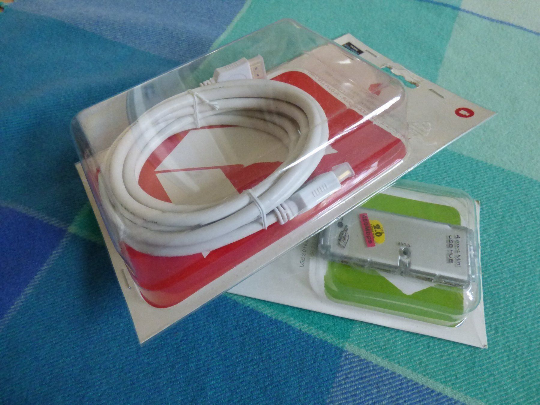Cavi: HDMI-Kabel 3m & USB Hub (Neu) – Nuovo e nell'imballaggio originale da Zürich venduto da Goulliver 1
