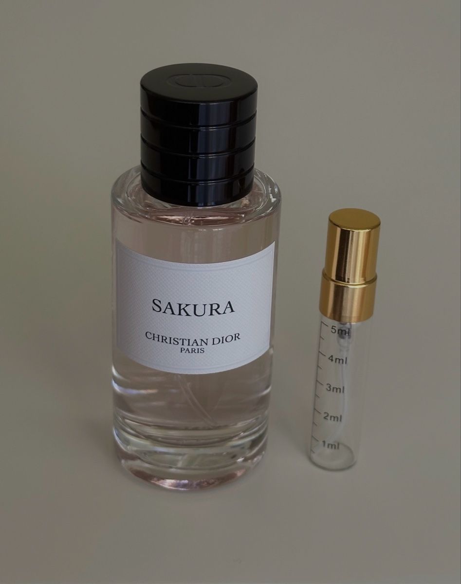 Dior Profumi & Eau de Toilette: Dior Privee Sakura 5 ml probe  – Nuovo (secondo la descrizione) da Täuffelen venduto da RoyaltyBrown