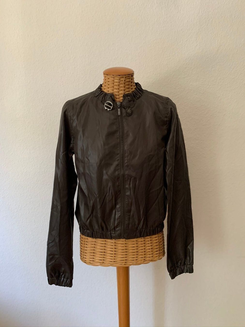 Zara Jacken: ZARA - Jacke dunkelbraun M – Gebraucht aus Zürich von Diazaio