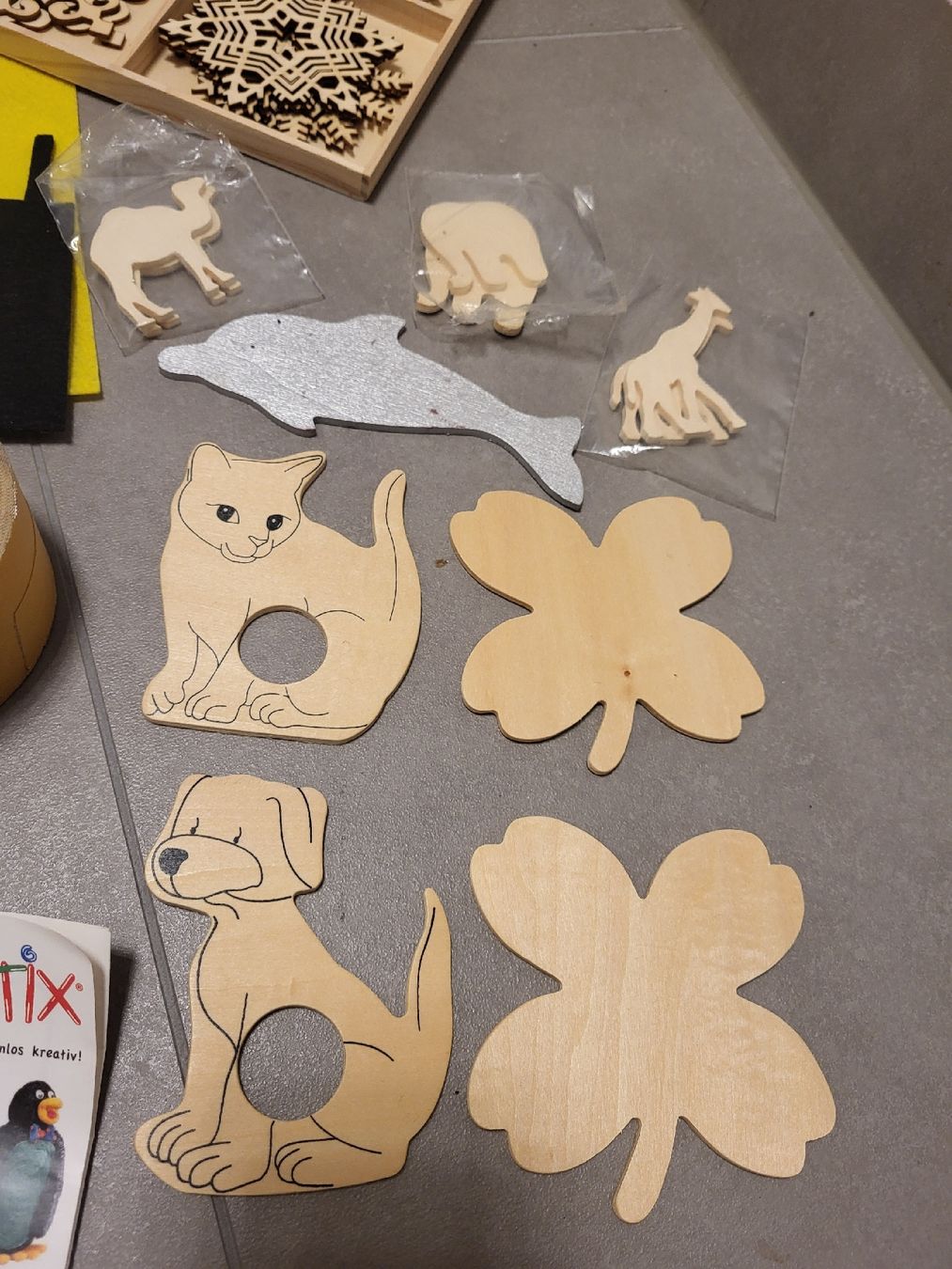 Bastelsets: ​🎨 RIESIGES Bastelset✂️ – Gebraucht aus Biel/Bienne von Aare5 7
