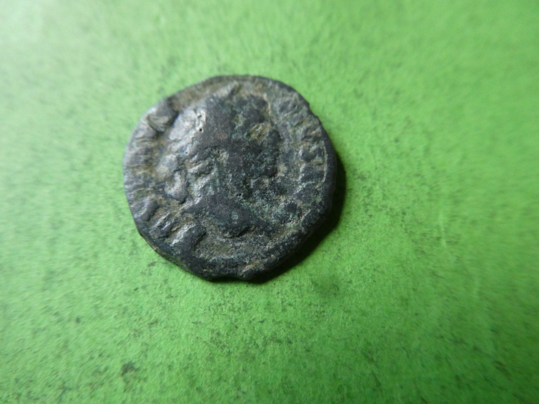 Tutti le monete: uralte   Bronzemünze ,  18 mm  2.38 g – Usato da Hinterforst venduto da Rohusri