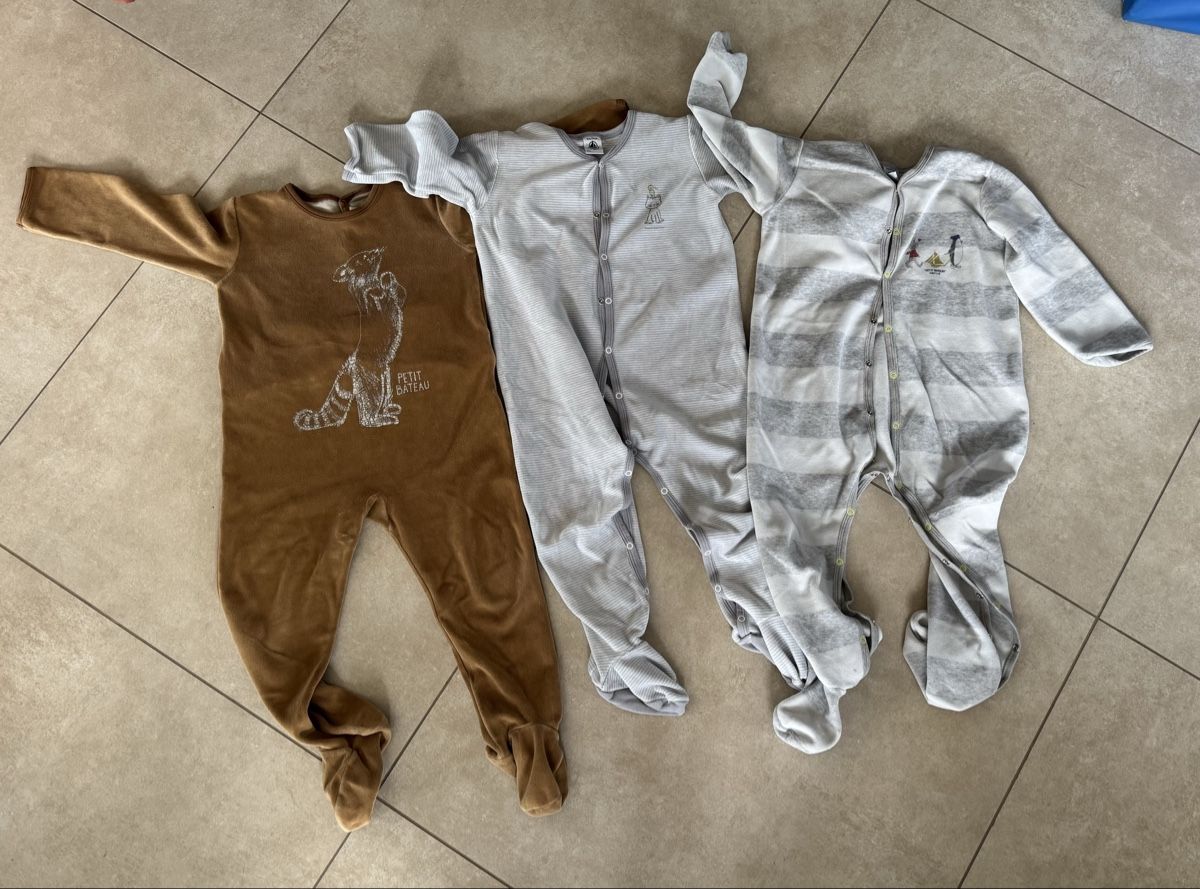 Petit Bateau Lotti di vestiti: Lot  3 pyjamasPetit Bateau 36 mois 95cm – Usato da Broc venduto da jer_c8xf