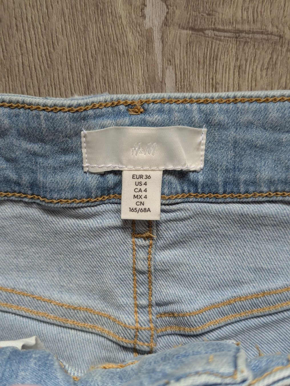 H&M Pantaloni: H&M denim shorts. – Nuovo (secondo la descrizione) da Altendorf venduto da jak_lkk8 2