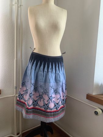 Schöner Jupe  Gr. 36-38 neu