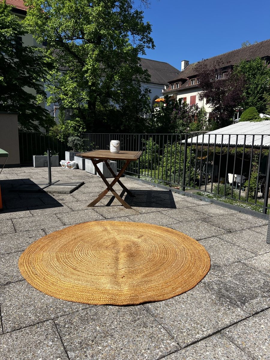 Pfister Tappeti: PFISTER Jute Teppich Ocker Rund 165cm Innen oder Aussen – Usato da Schaffhausen venduto da vandemonian 7
