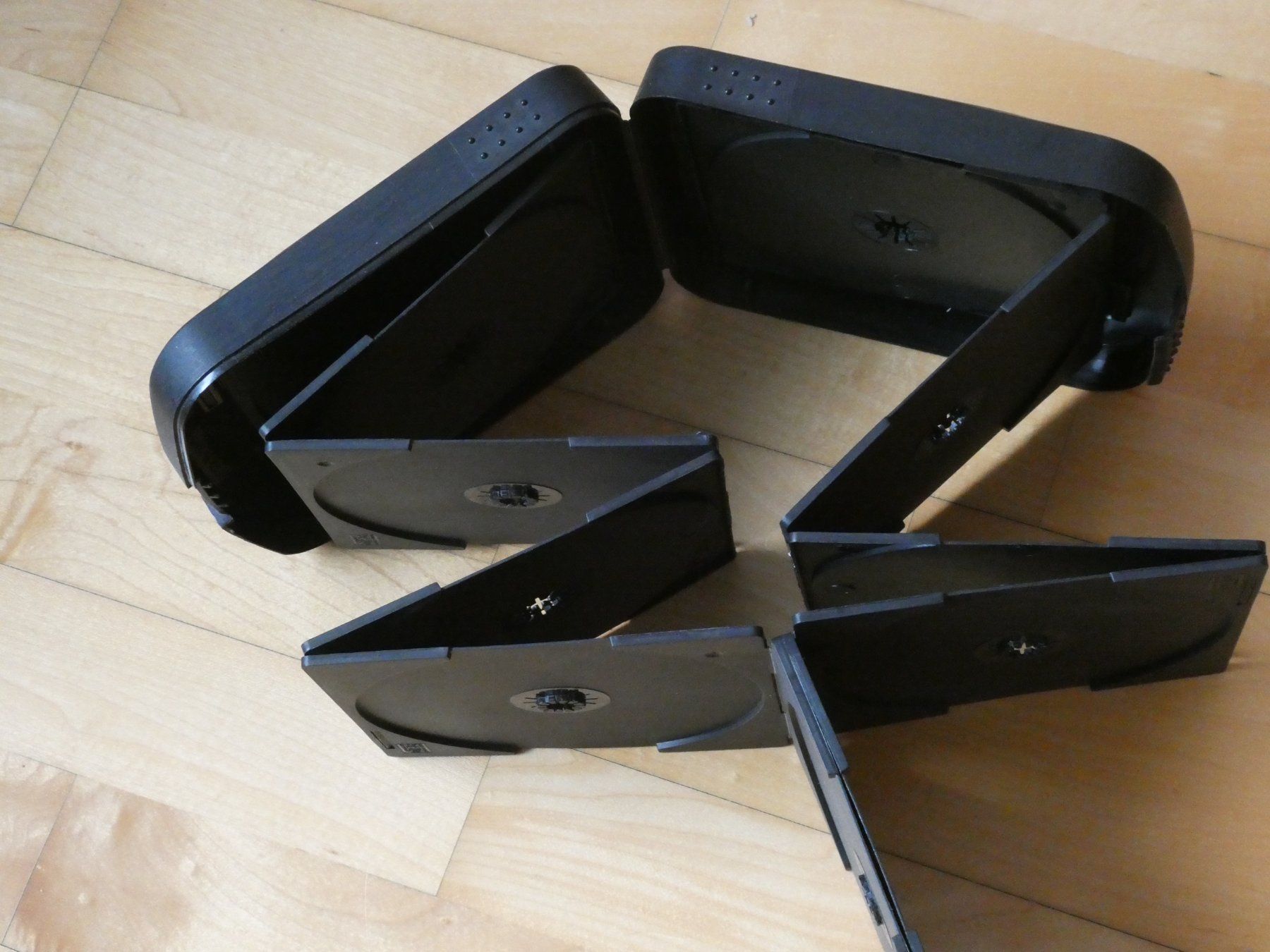CD: CD-Box zum mitnehmen von CDs/DVDs/Blu-rays – Nuovo (secondo la descrizione) da Muntelier venduto da Rwc 2
