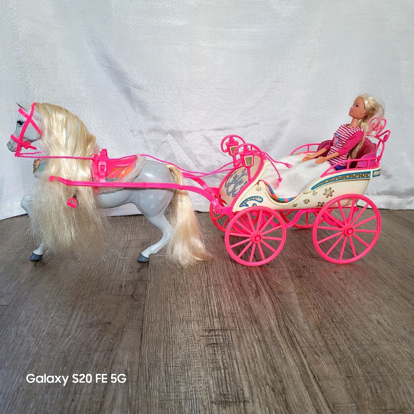 Jouets: Barbie Pferd Blizzard mit Kutsche – D'occasion à Niederbuchsiten par klengyel 1