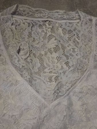 Pull col en V dentelle transparence taille L marque Chicorée