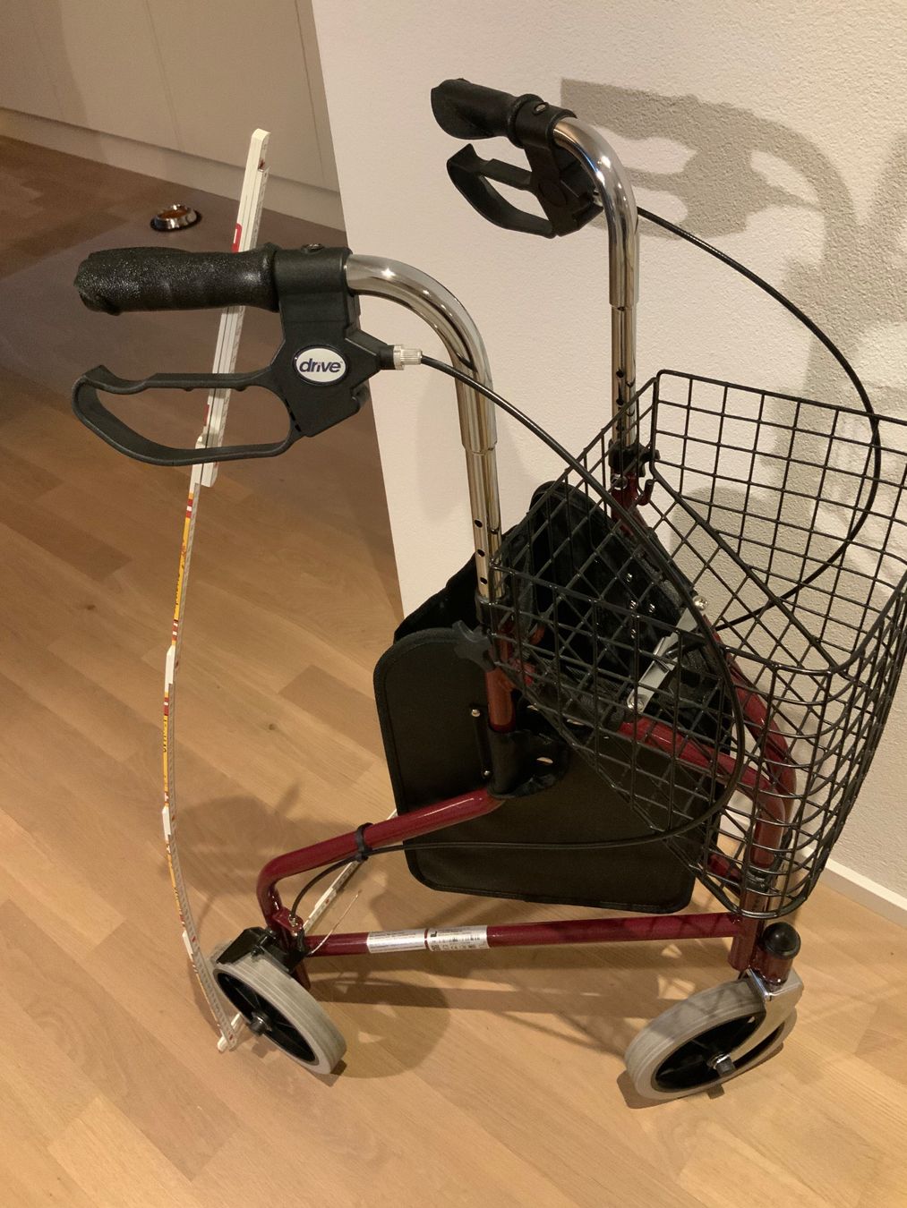 Aides à la marche: Rollator – D'occasion à Brugg AG par Iceland74 2