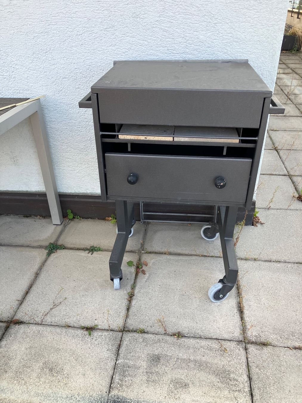 Grills: Holzkohle-Grill mit  Schamottsteinen – Gebraucht aus Winterthur von Seepferdchen63 5