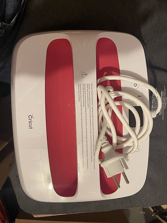 Kit bricolage: Cricut EasyPress 2 Transferpresse + Matte – Usato da Abtwil SG venduto da ZOALifestyle