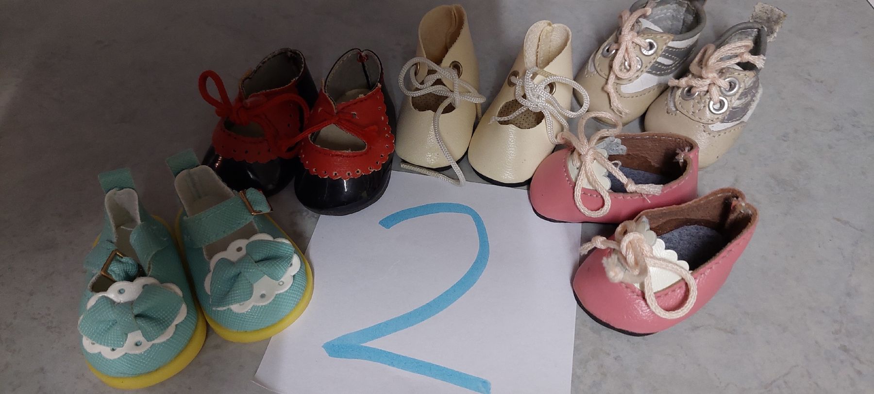 Puppen: 5Paar Puppenschuhe  – Gebraucht aus Muri AG von nindo1 9