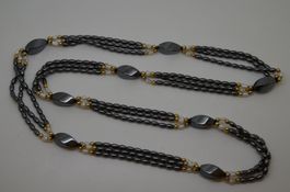 Sautoir 74 cm avec hématites perles eau douce véritables
