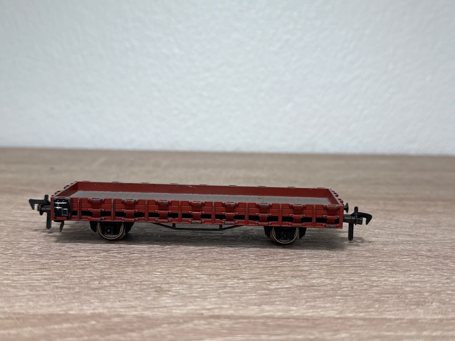Fleischmann Modellini di ferrovie: Fleischmann Güterwagen H0 (282) – Usato da St-Aubin-Sauges venduto da Lo_Go