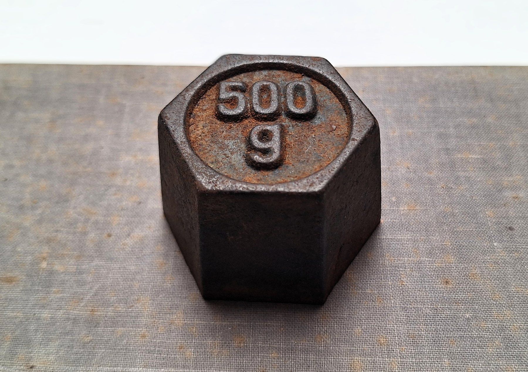 Bilance e pesi: Gewichtsstein 500 Gramm, antik, ab 1.- – Usato da Winterthur venduto da chvch