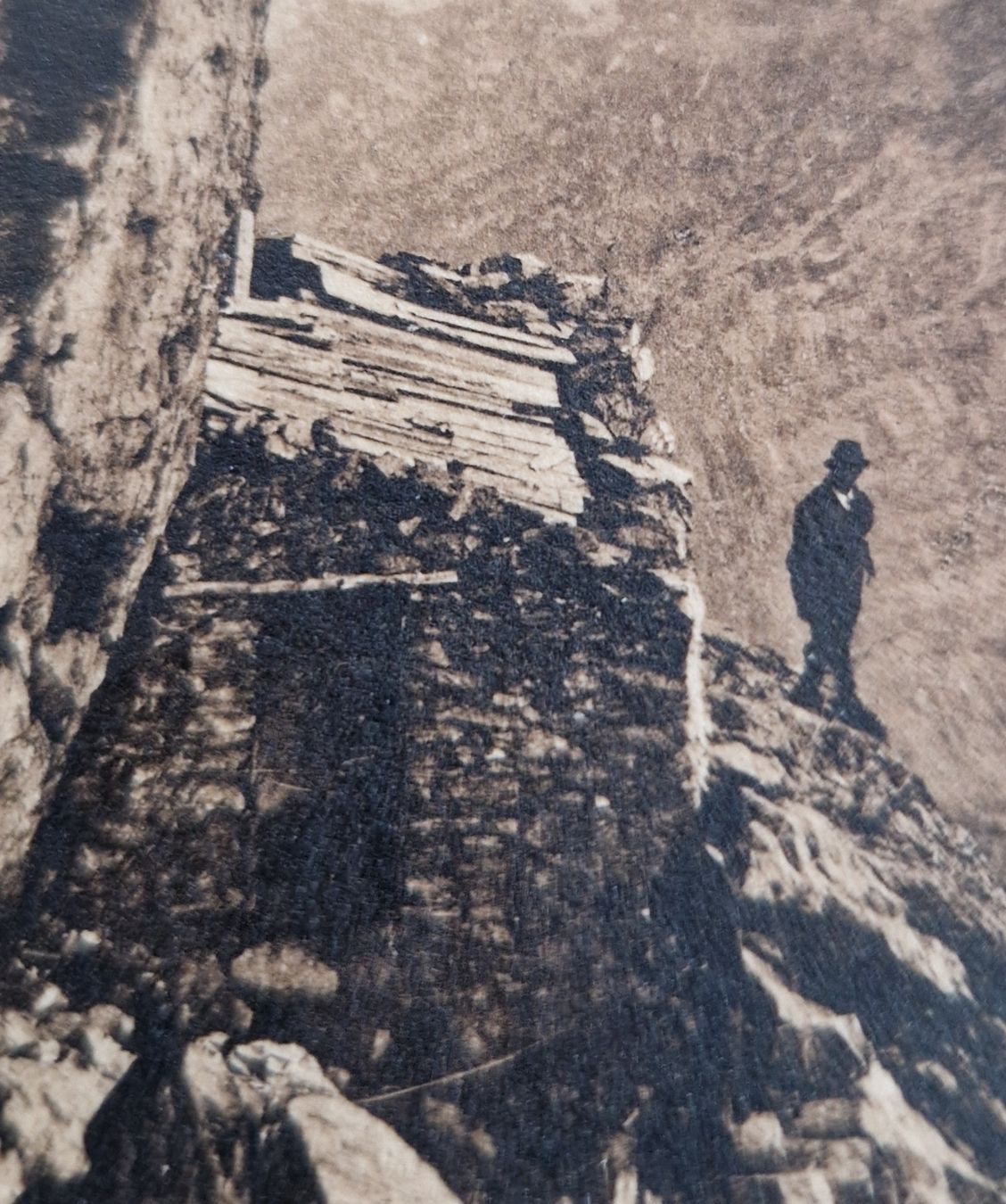 Cartoline postali: The old Cabane on the Matterhorn – Usato da Ebikon venduto da Donar50