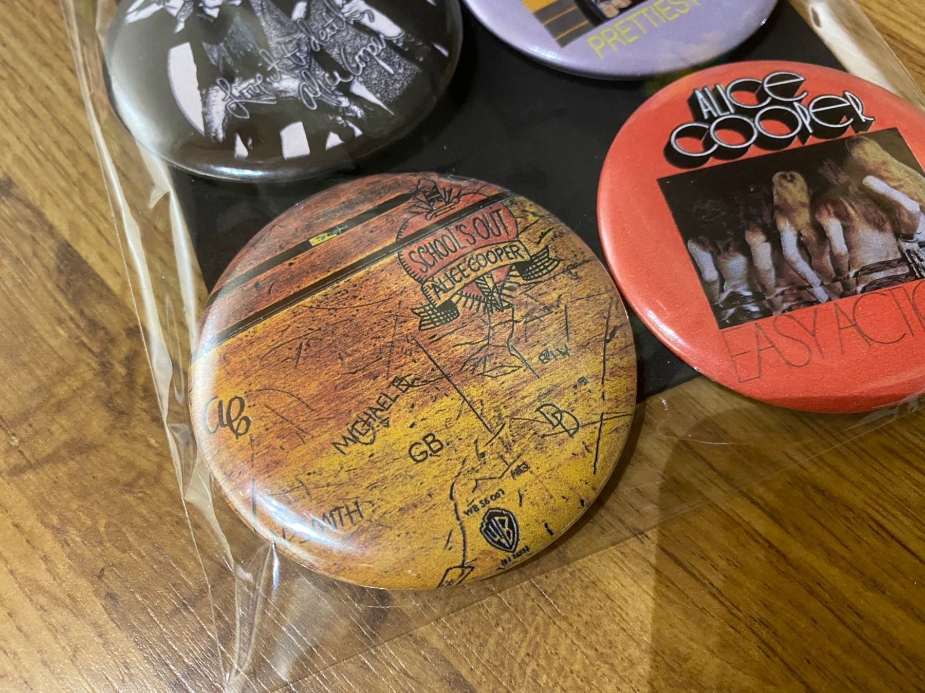 Placchette & Badge: Alice Cooper Ansteck Badges! – Nuovo (secondo la descrizione) da Basel venduto da VinylLover68 2