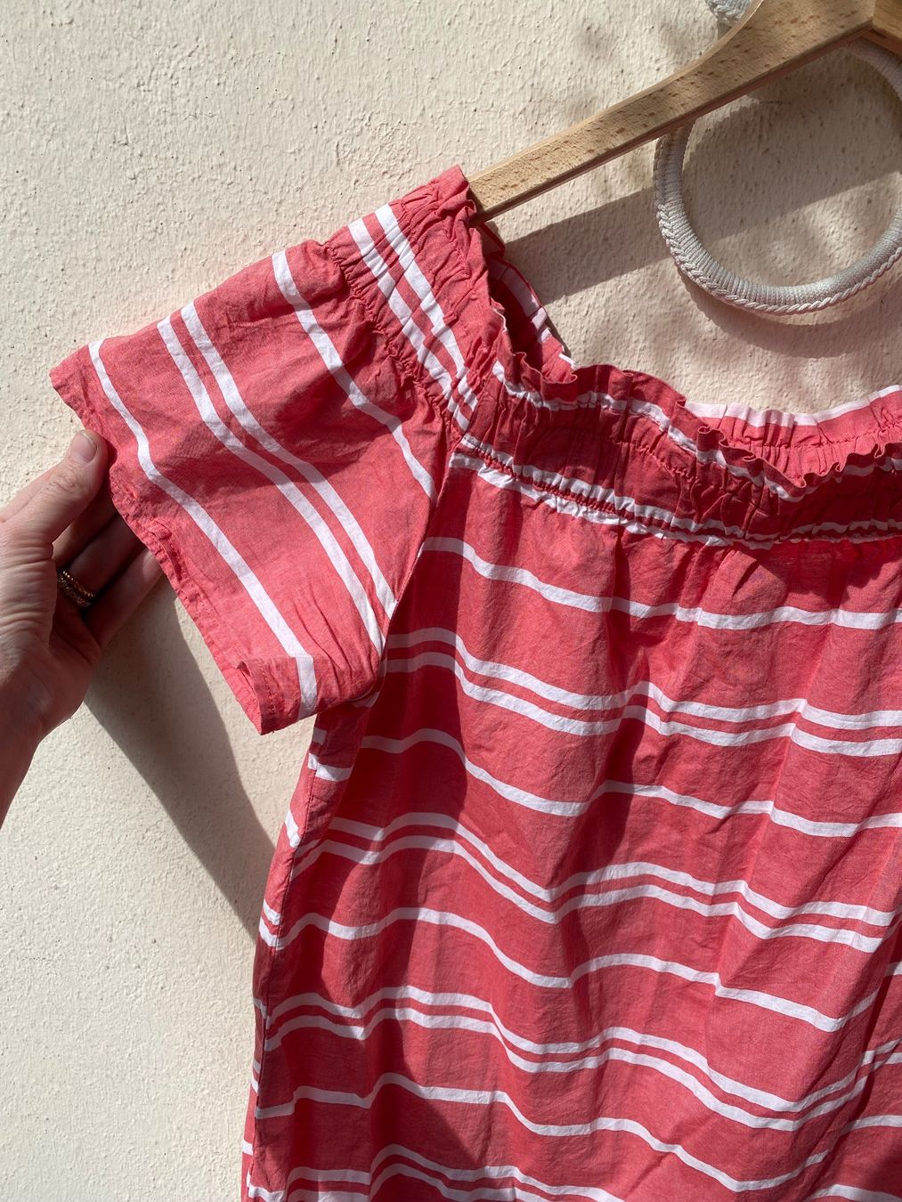 Tops: Haut rayée corail blanc taille M bon état – Gebraucht aus Genève von lejardindesvetements 1