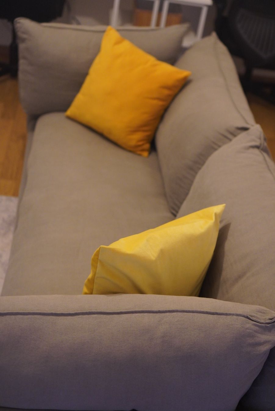 Divani: Bequemes 3er-Sofa Hellgrau – Usato da Schwerzenbach venduto da ebr_v597 3