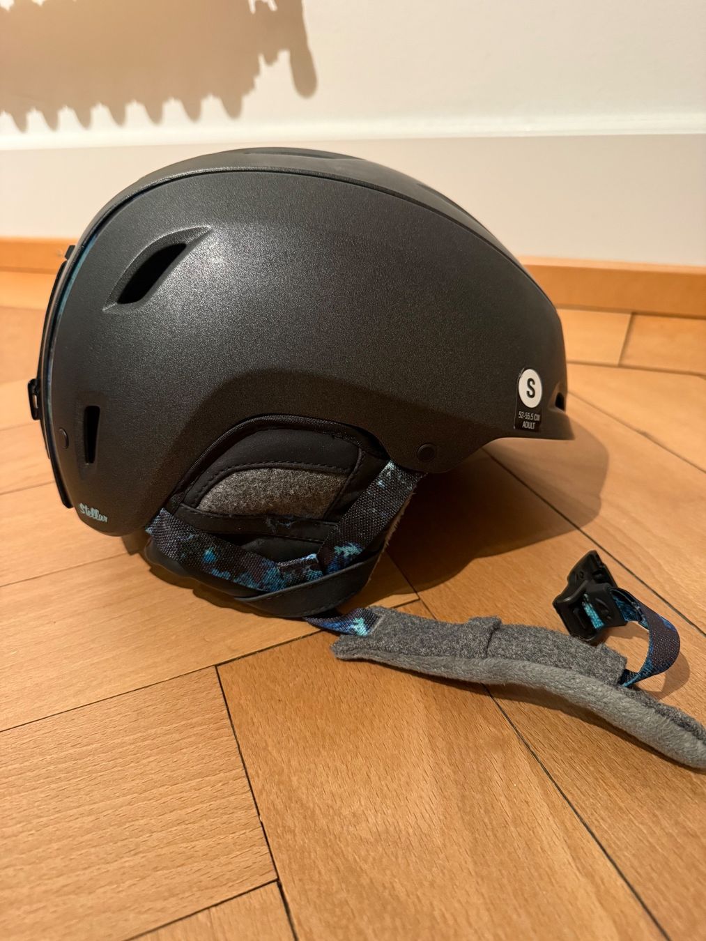 Giro Caschi: Giro Skihelm – Usato da Zürich venduto da nz_y_si