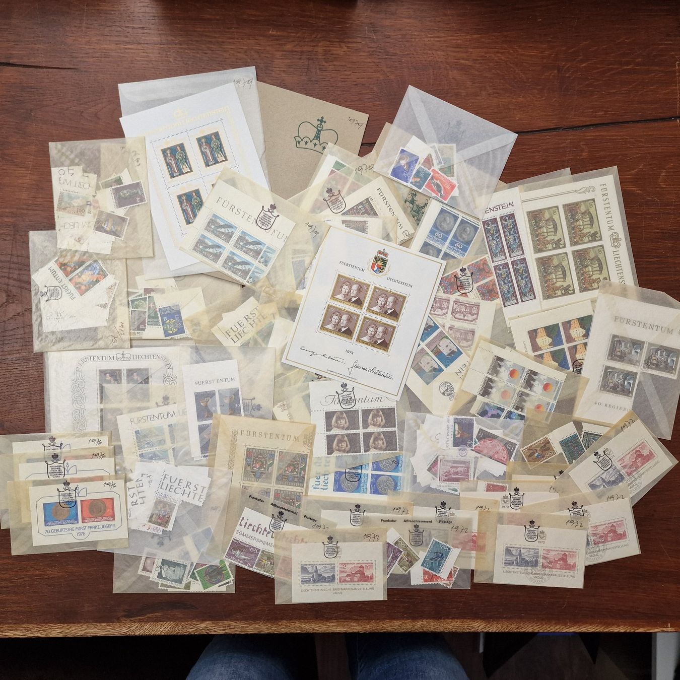 Tutti i francobolli: FL 1972-80 NEU **4-er Blocks mit Tabs & Einzel aus ABO – Usato da Aesch LU venduto da briefmarken.uray