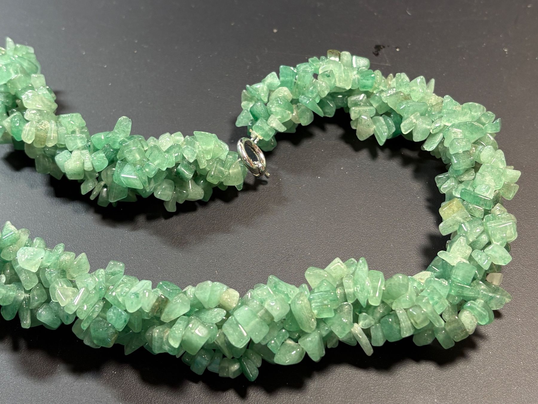 Catenine: Wunderbare Jade Nefrit Splitterkette 58 cm Lang – Usato da St. Peterzell venduto da verena40 2