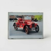 Oldtimer-Bild im Glasrahmen – historisches rotes Automobil