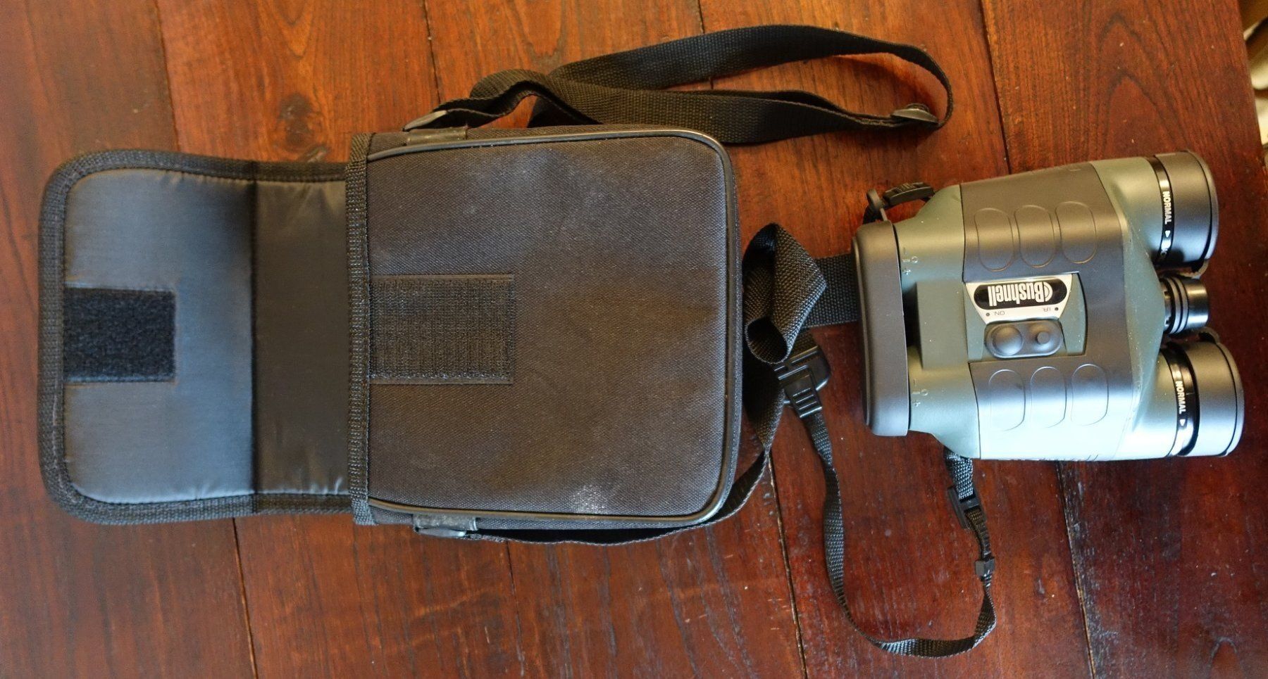Binocoli: Bushnell Nachtsichtgerät Vision nocturne avec Etui, testé OK – Usato da Lausanne venduto da asdyx 2