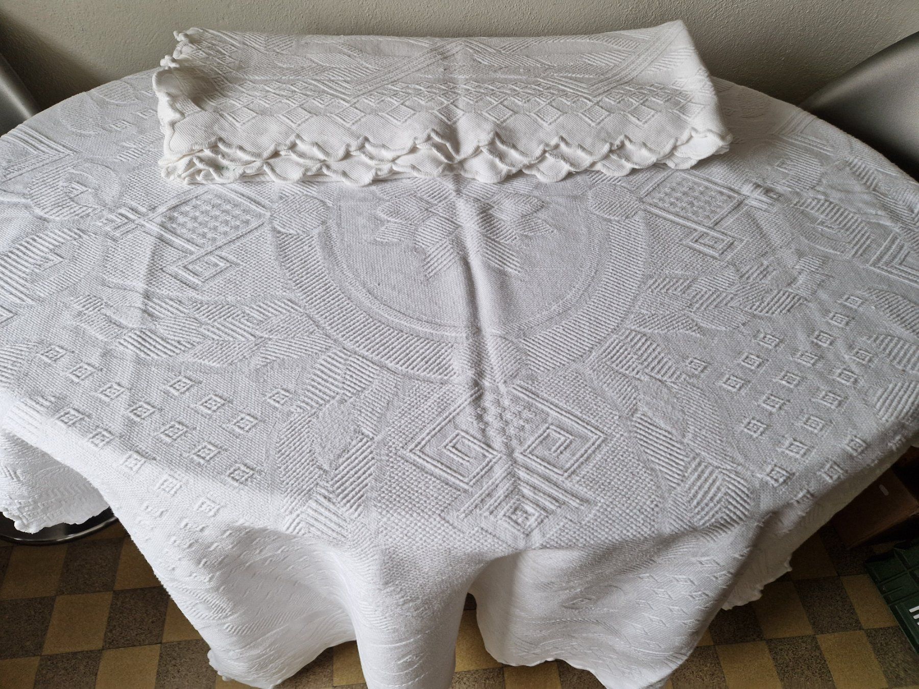 Biancheria da letto: 2 Bettdecken oder Tischdecken 135x195cm – Usato da Bern venduto da Antikbatik